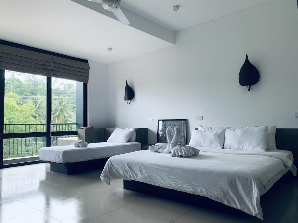 Handagedara & 4*